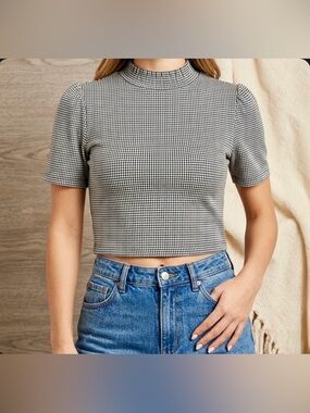 RoomMates Houndstooth Cropped Mock Neck Top Puff Sleeve Baby Tee - L
